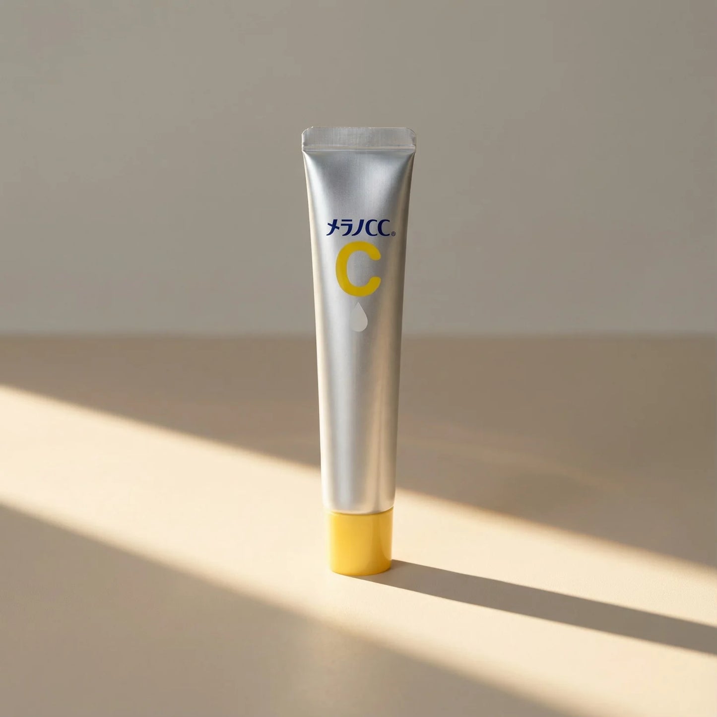 Melano CC Vitamin C Essence Serum
